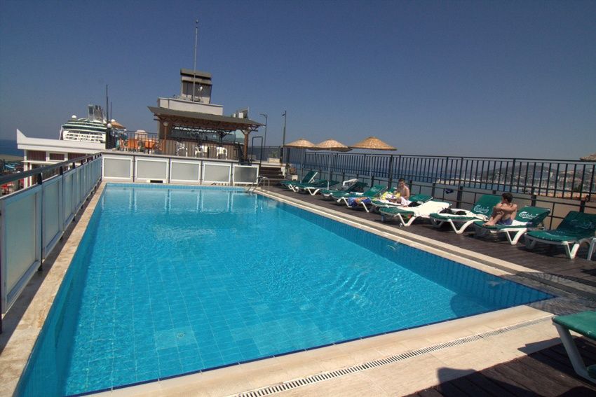 Surtel Hotel Kusadasi Exterior foto