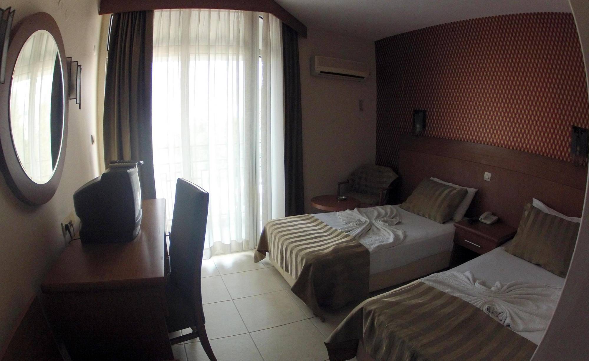 Surtel Hotel Kusadasi Exterior foto