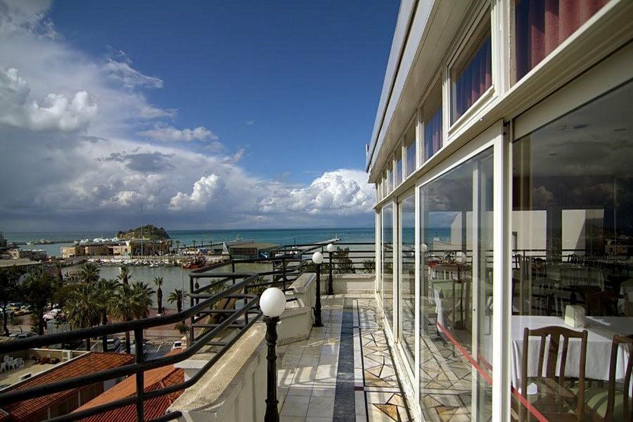 Surtel Hotel Kusadasi Exterior foto