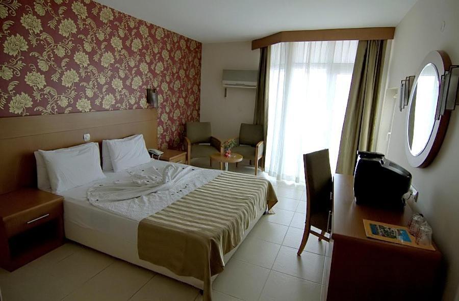Surtel Hotel Kusadasi Exterior foto